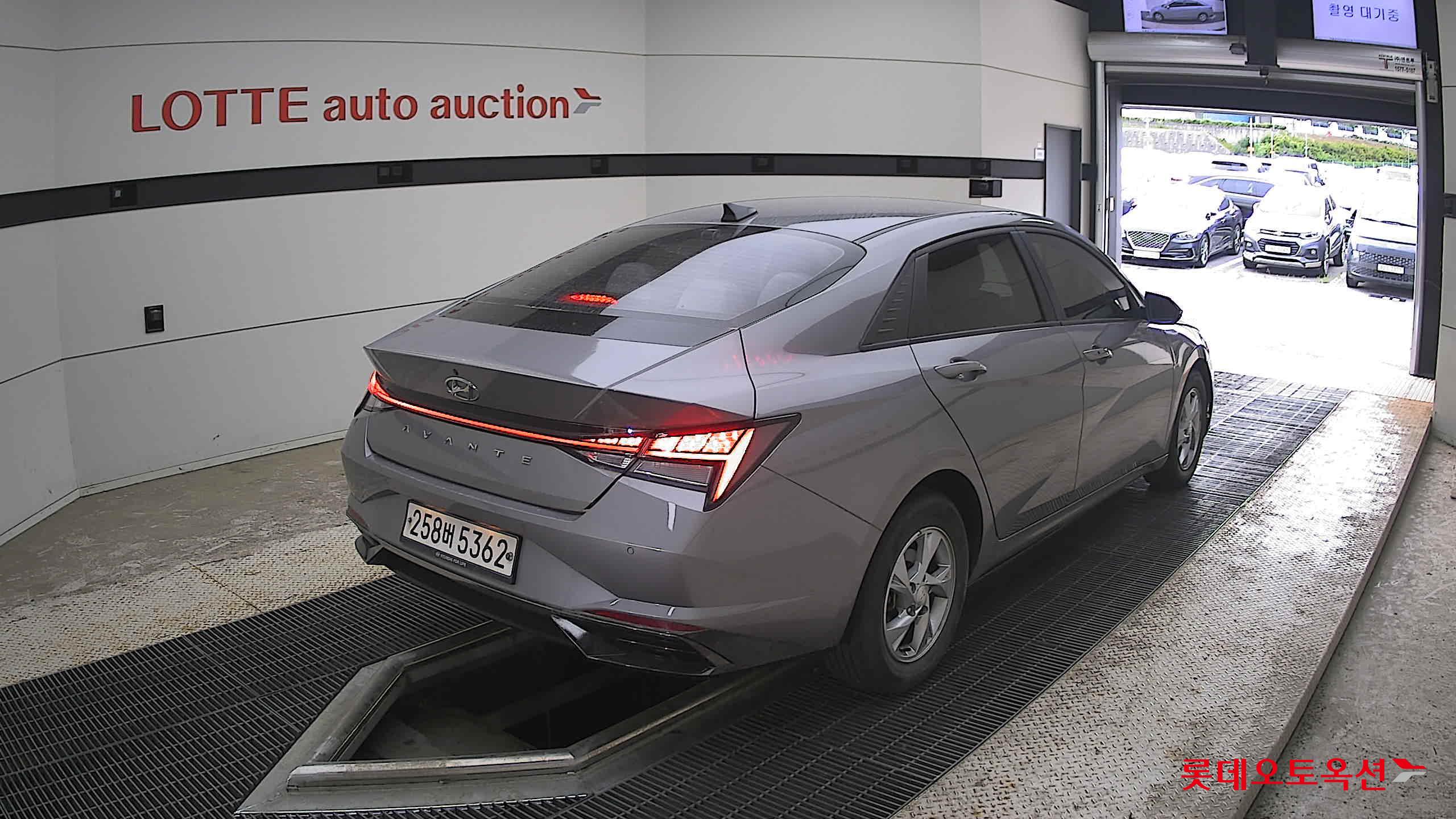 2021 - hyundai avante
