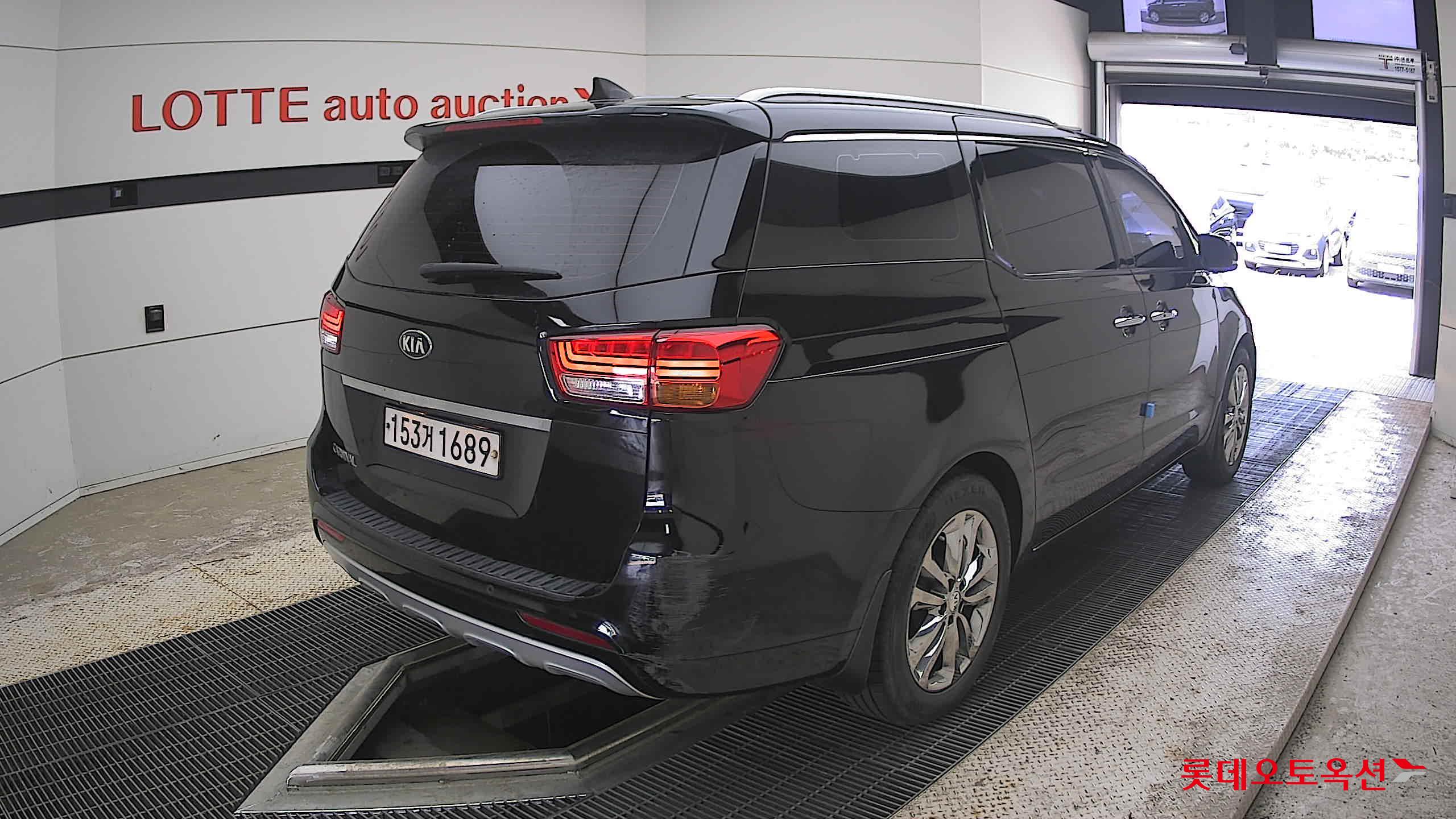 2018 - kia carnival