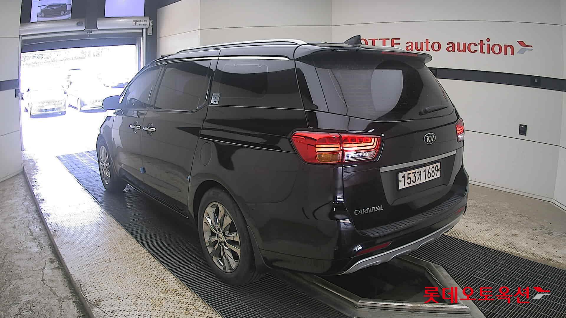 2018 - kia carnival