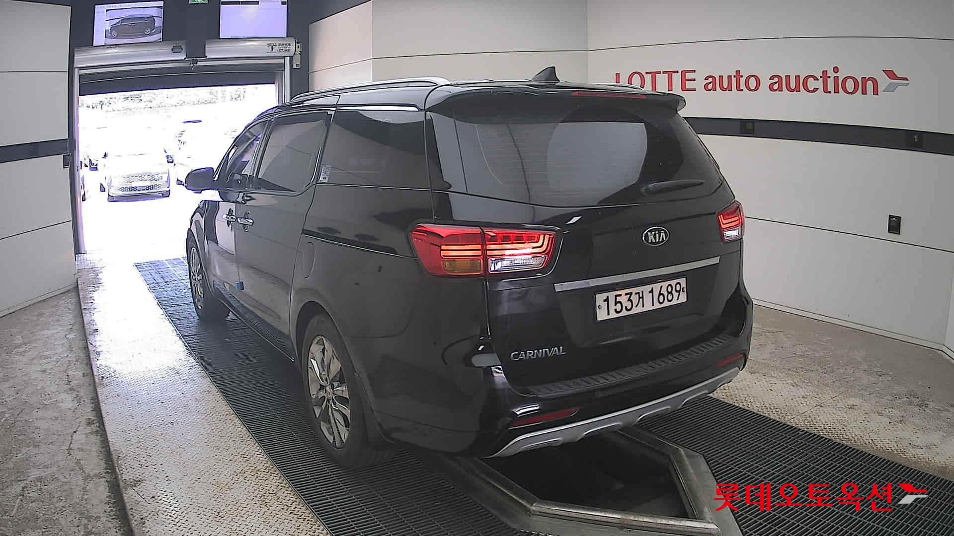 2018 - kia carnival