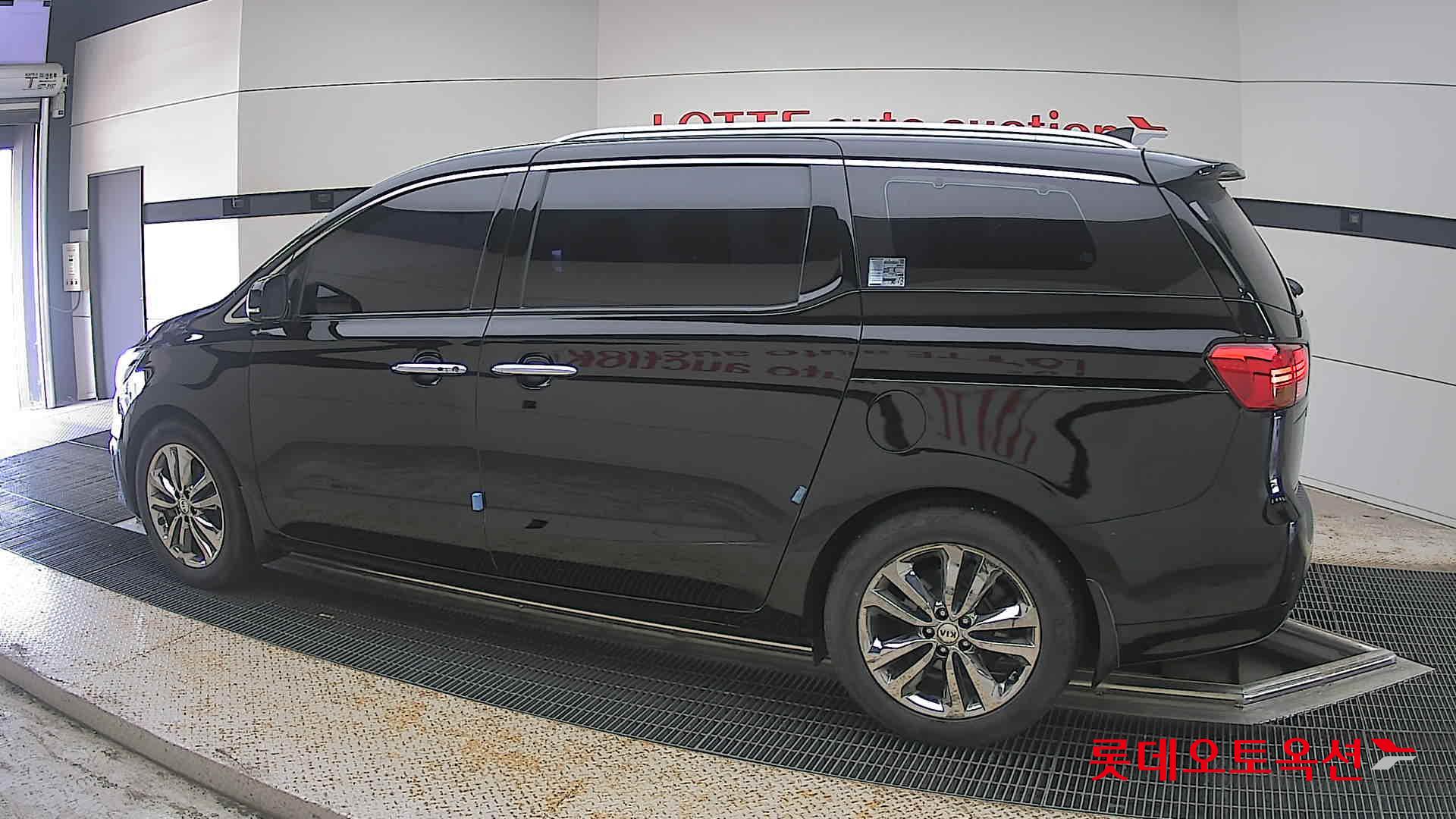 2018 - kia carnival