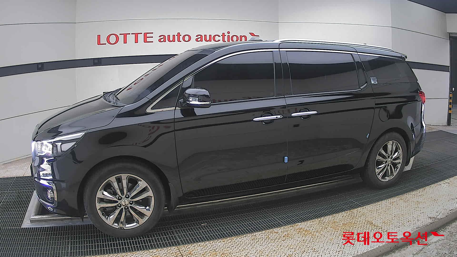 2018 - kia carnival