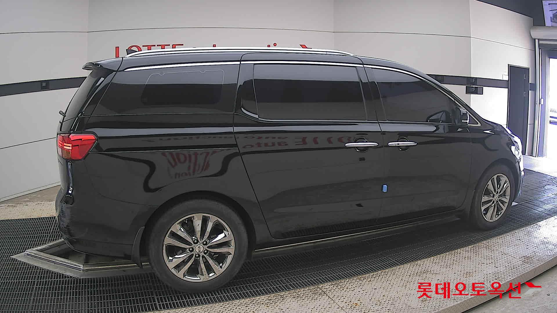 2018 - kia carnival