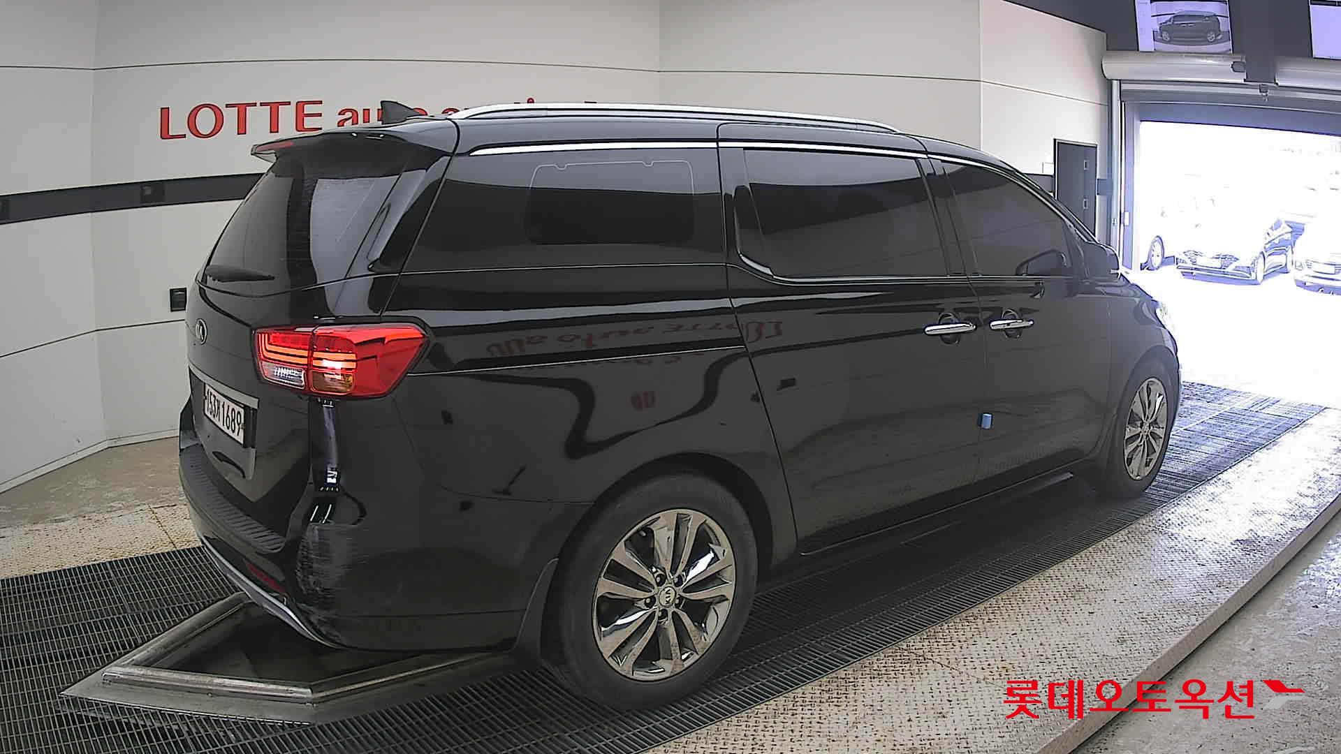 2018 - kia carnival