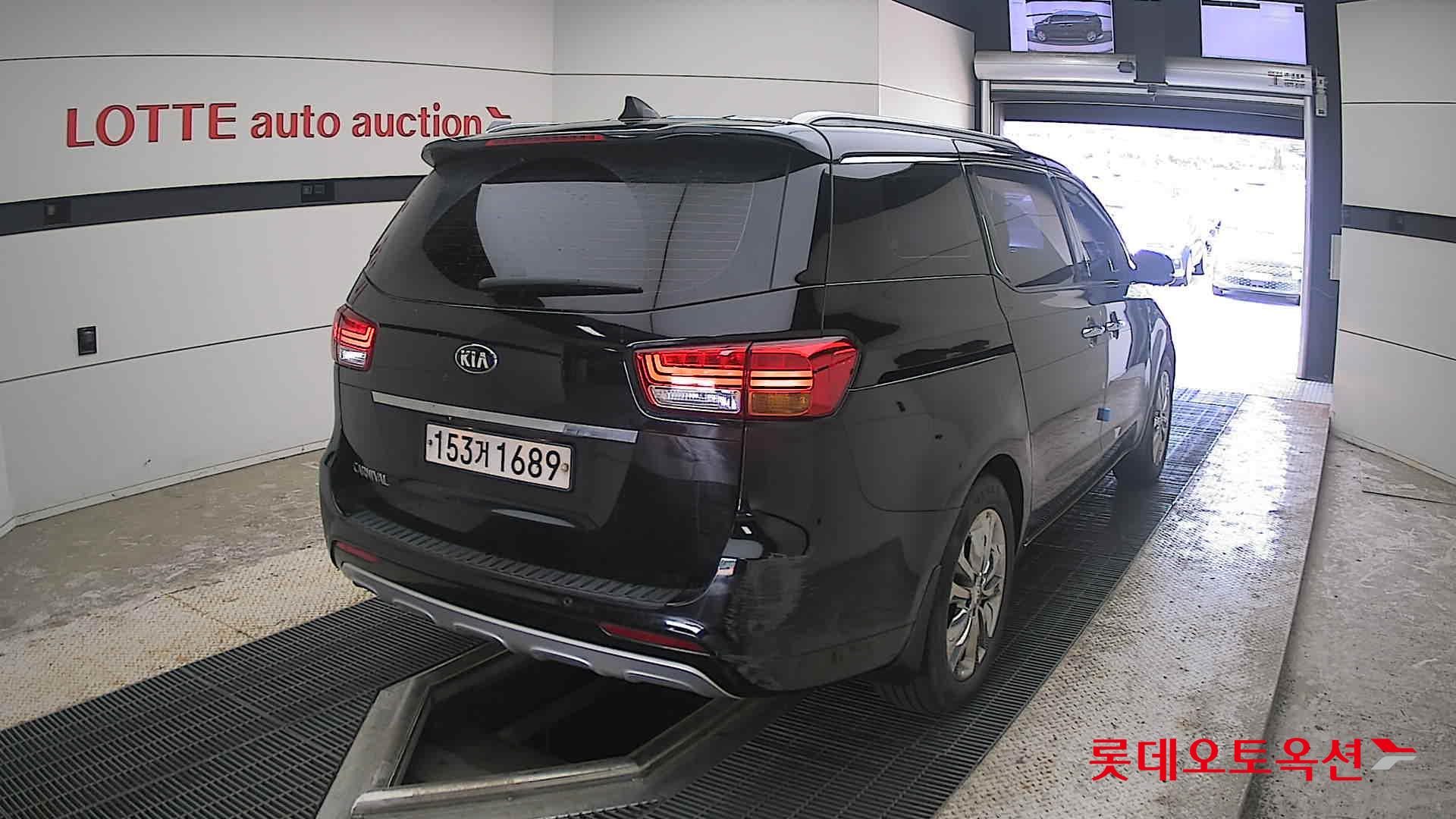 2018 - kia carnival
