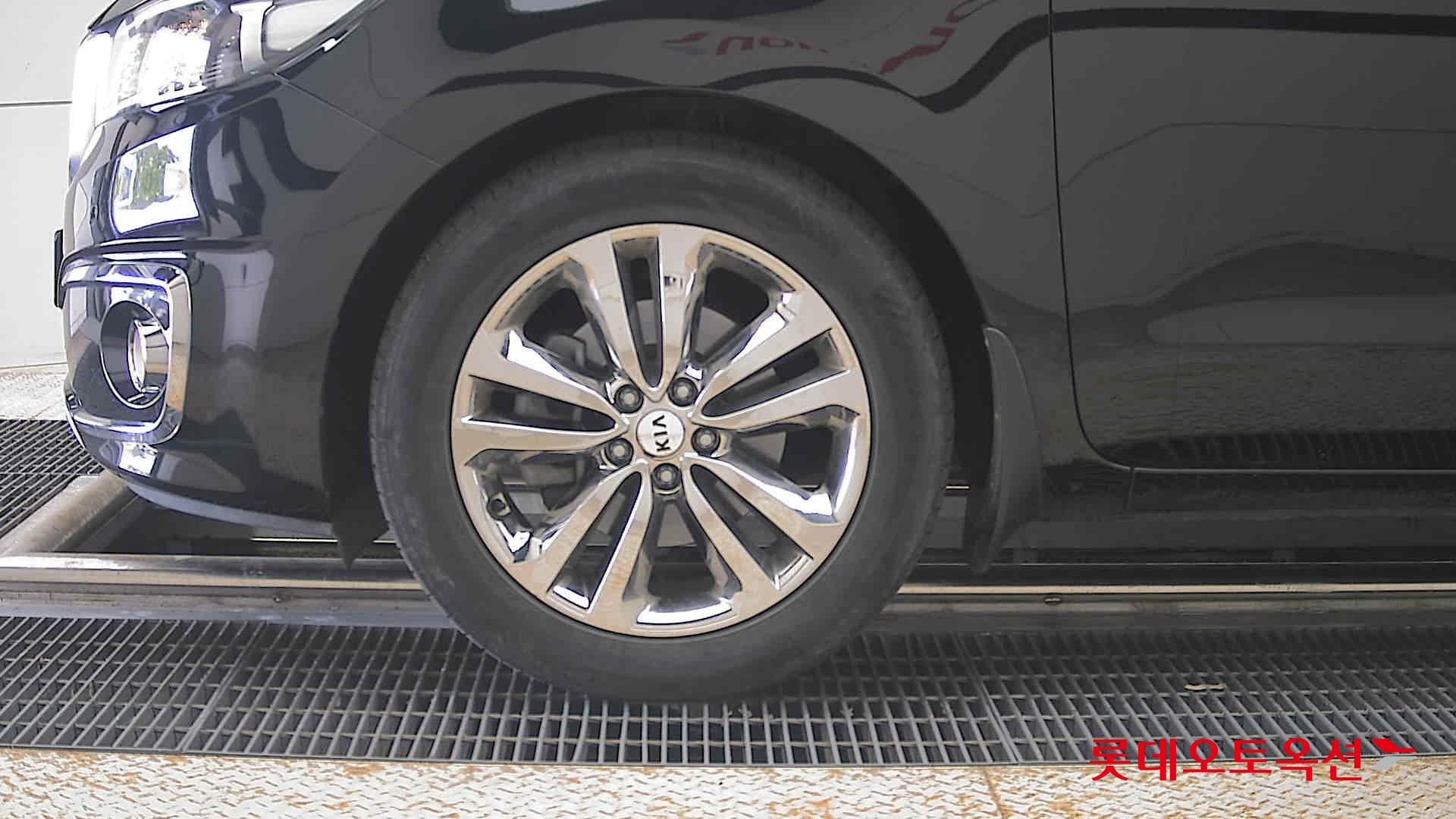 2018 - kia carnival