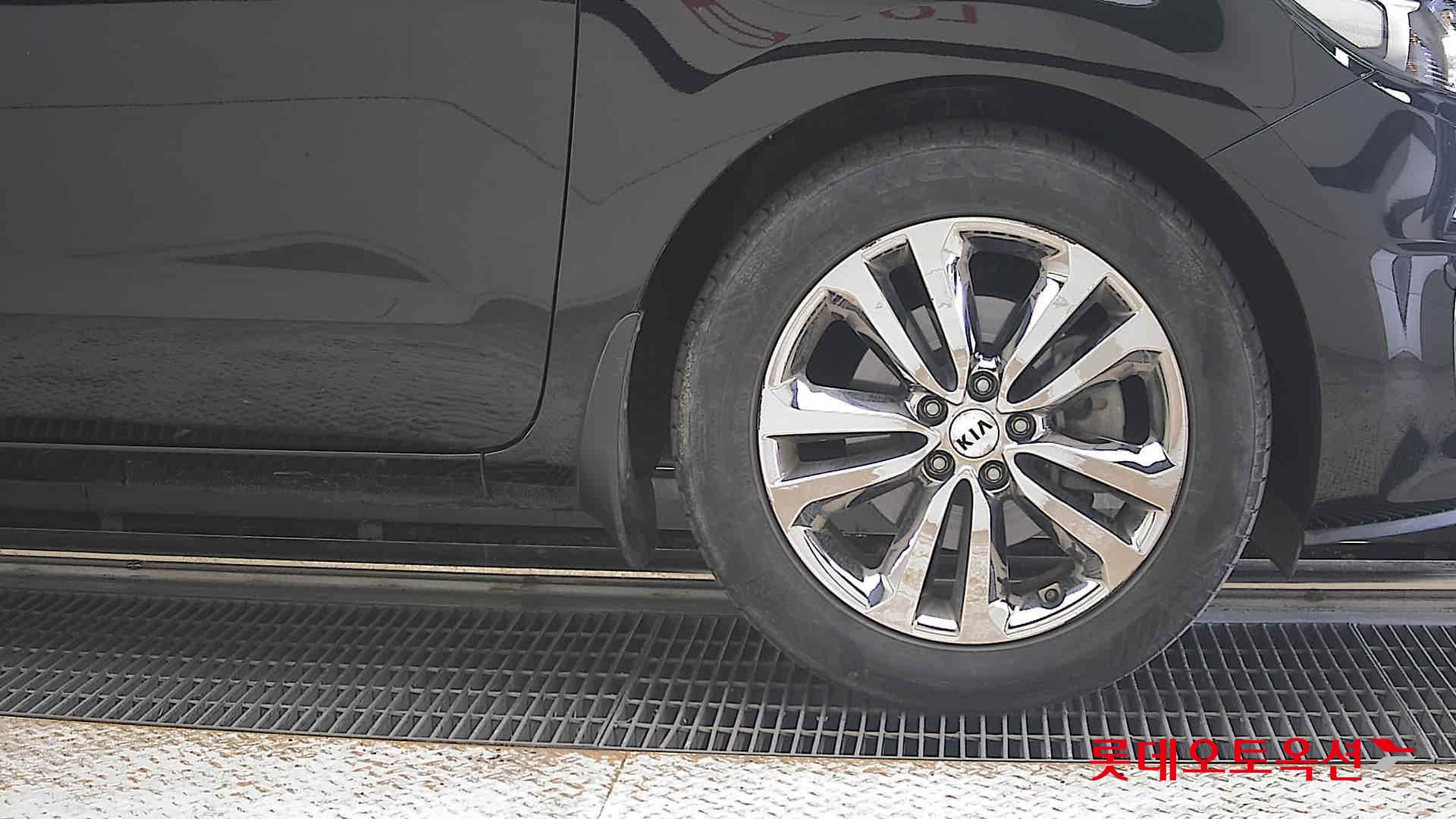 2018 - kia carnival