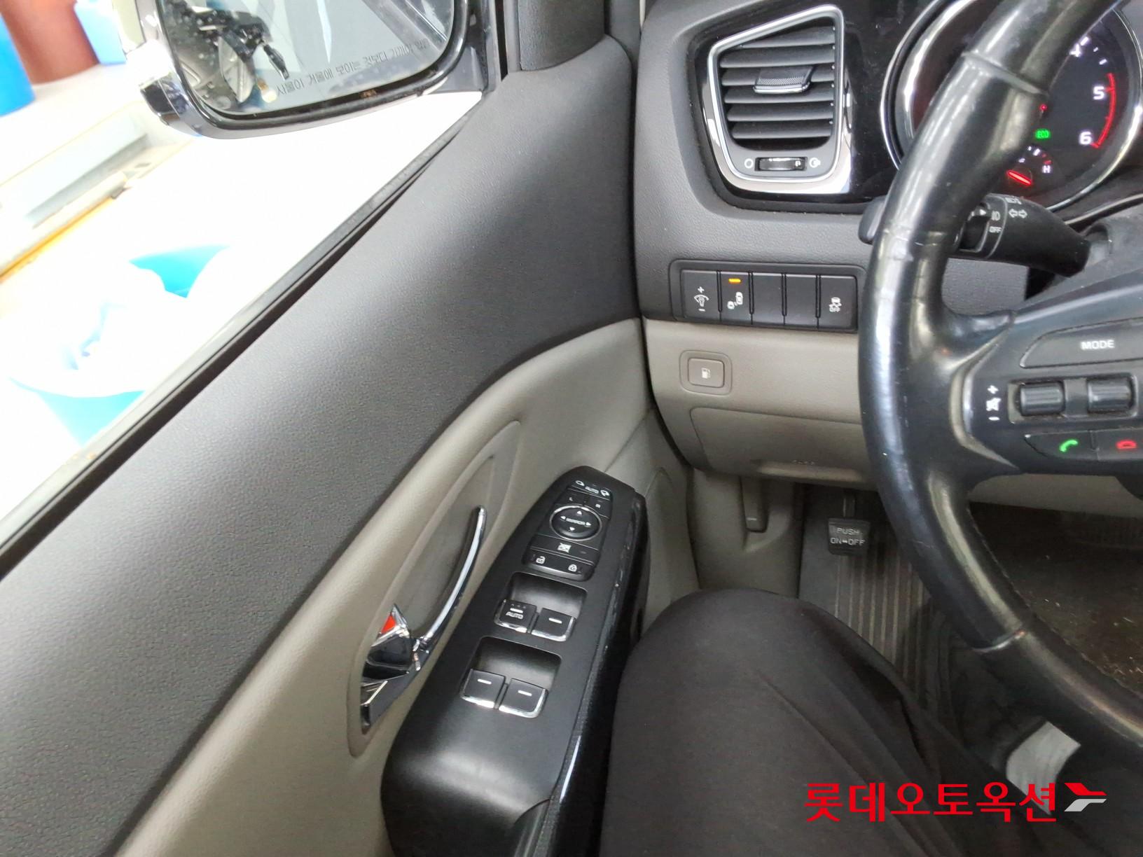 2018 - kia carnival