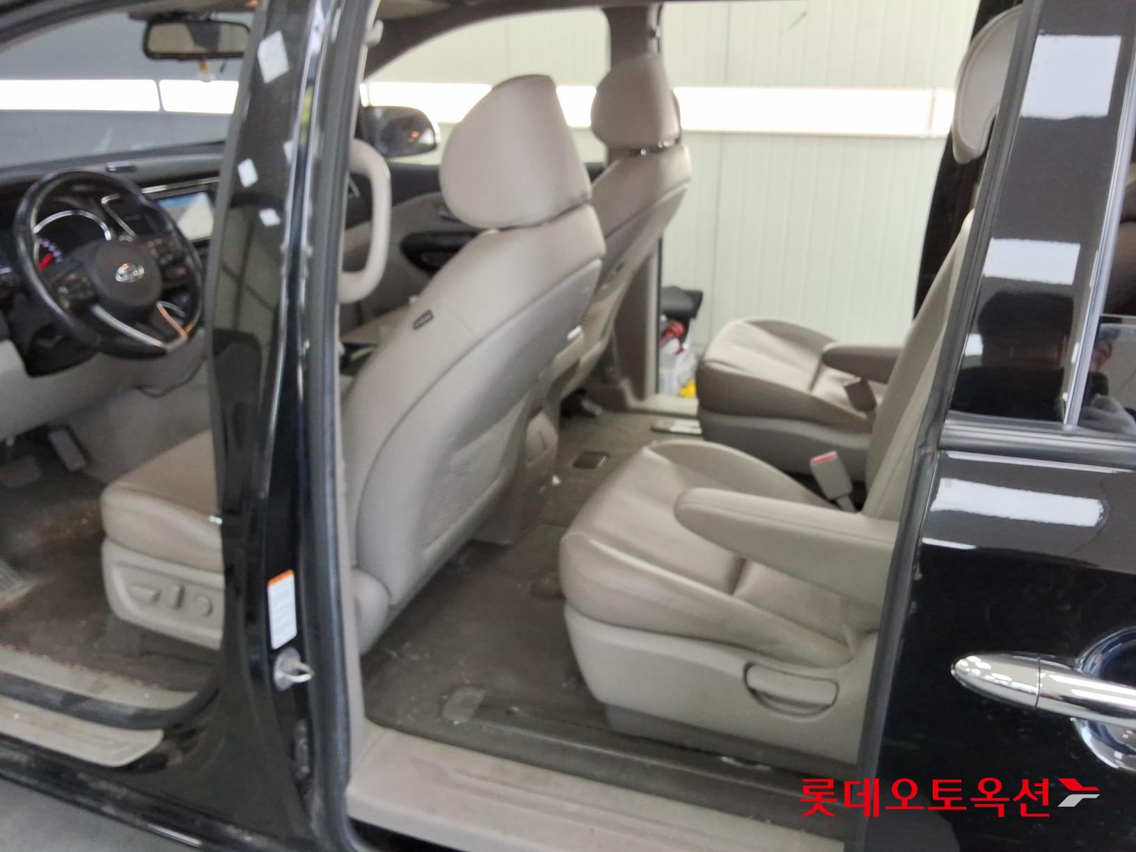 2018 - kia carnival