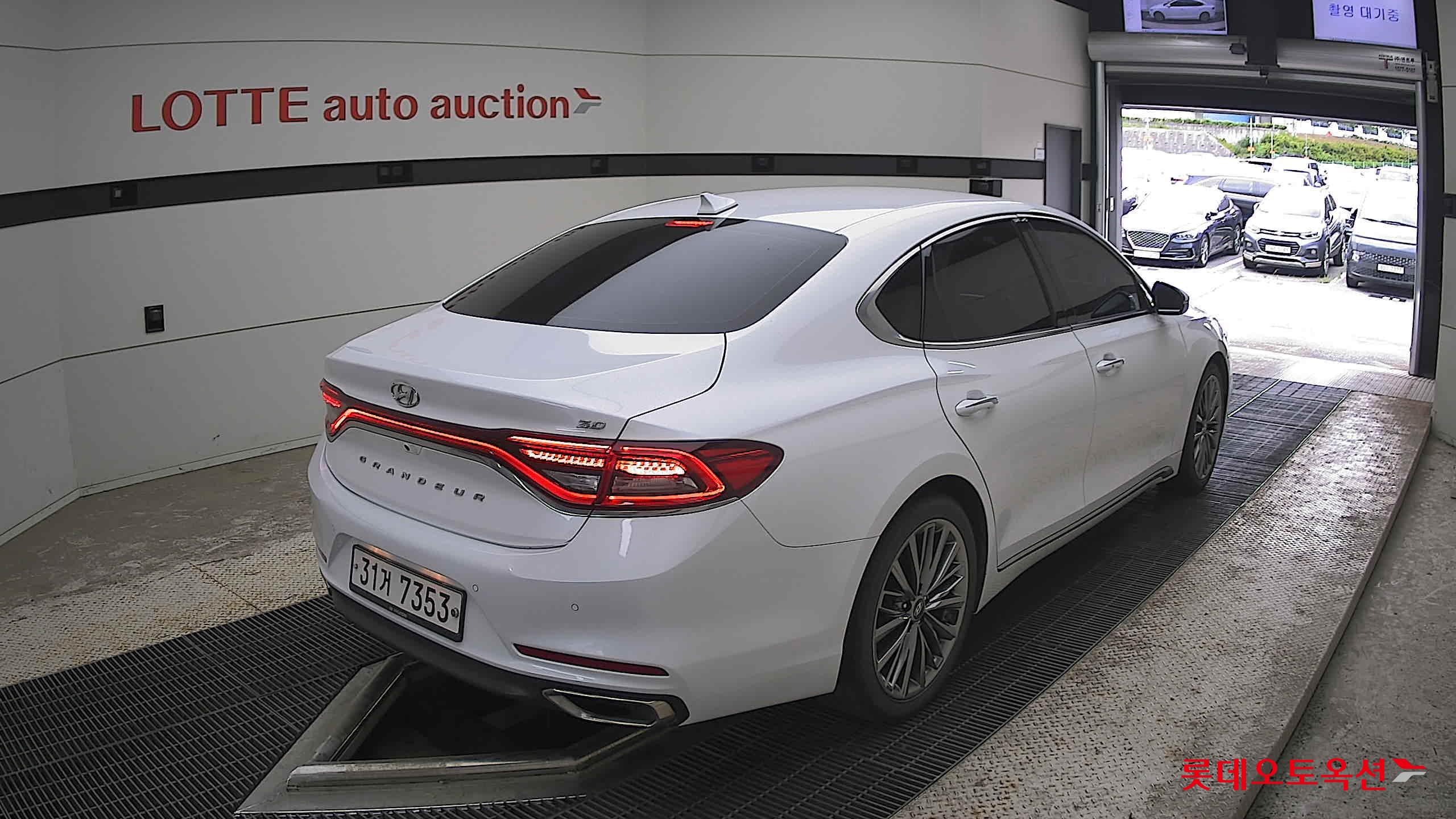 2018 - hyundai grandeur