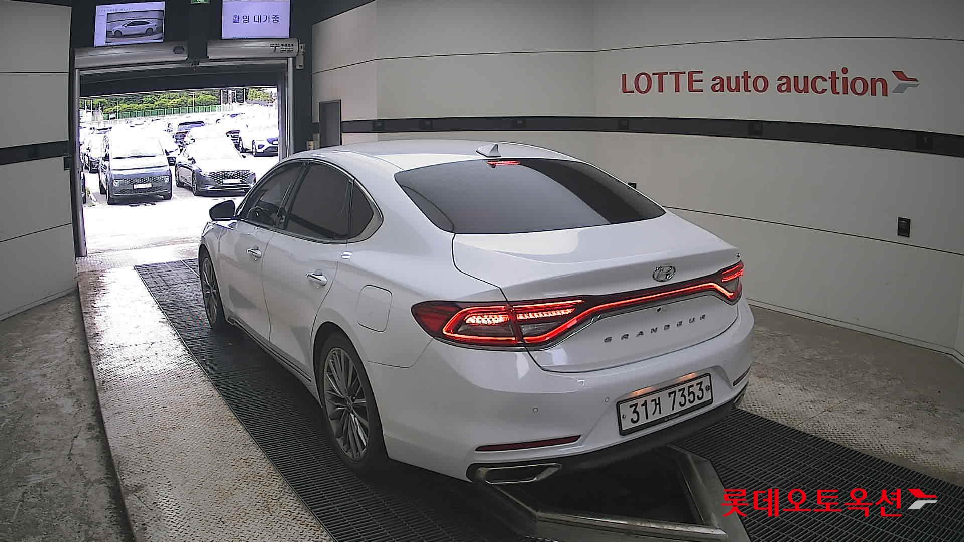 2018 - hyundai grandeur