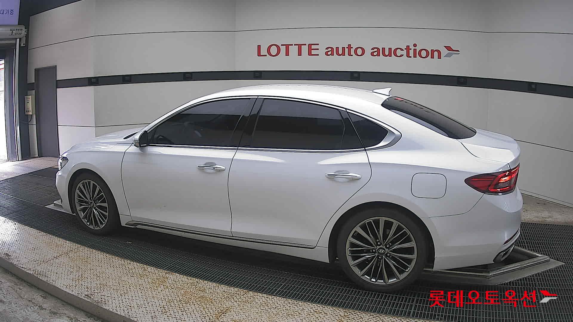 2018 - hyundai grandeur