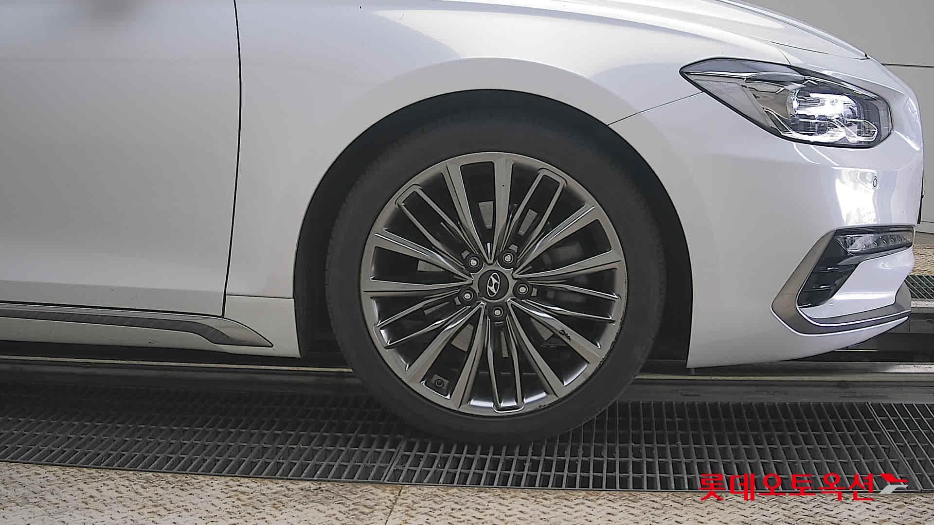 2018 - hyundai grandeur