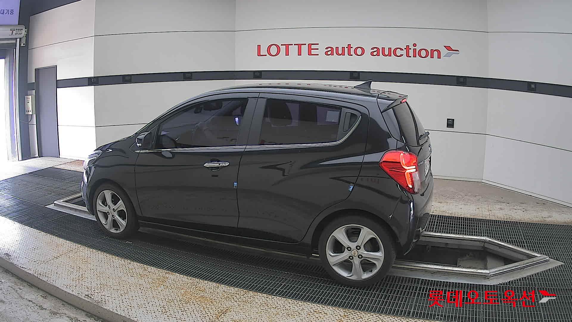 2016 - chevrolet spark
