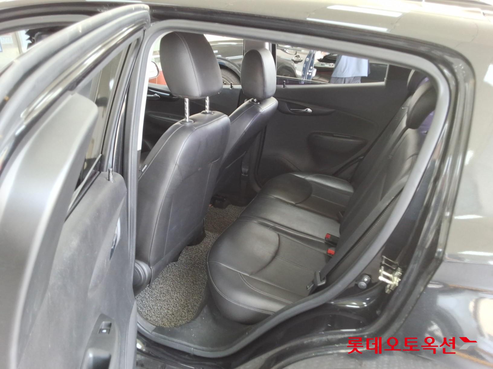 2016 - chevrolet spark