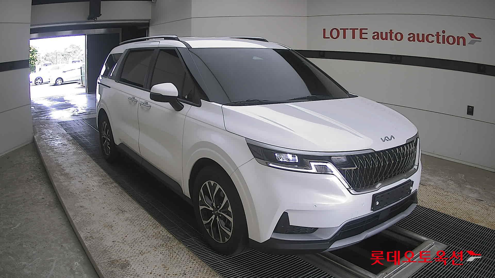 2022 - kia carnival