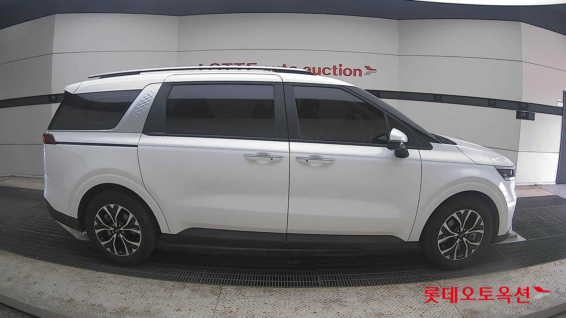 2022 - kia carnival