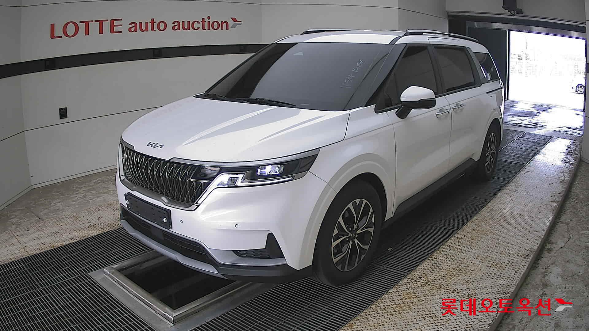 2022 - kia carnival