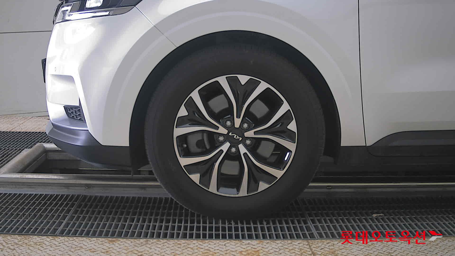2022 - kia carnival