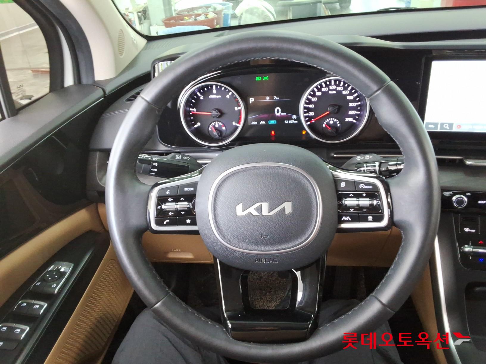 2022 - kia carnival