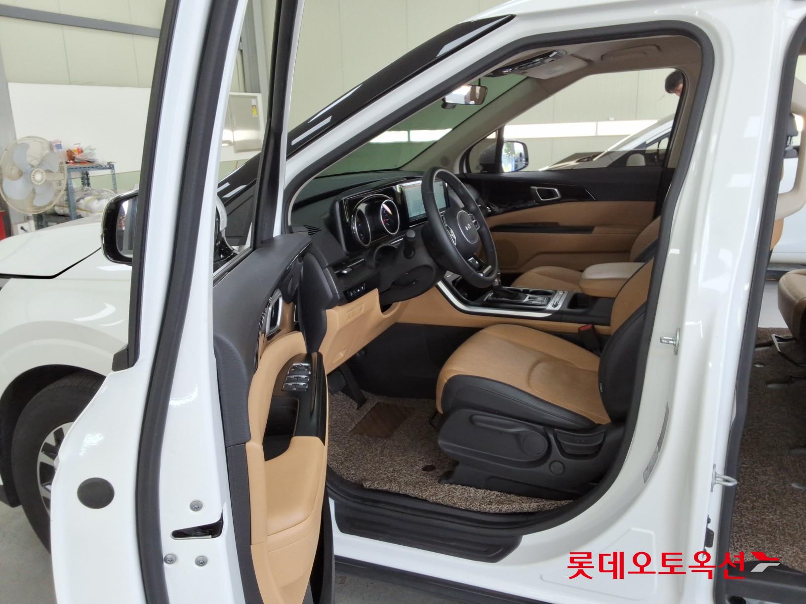 2022 - kia carnival