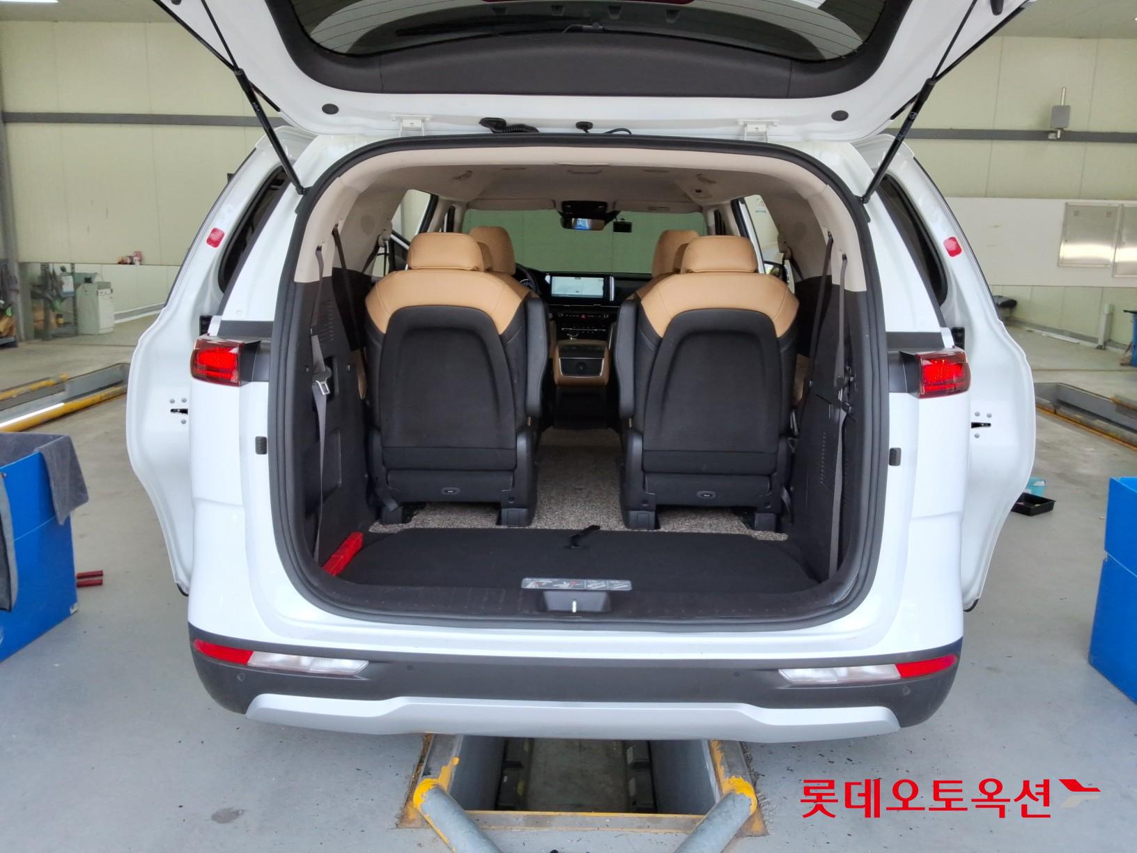 2022 - kia carnival