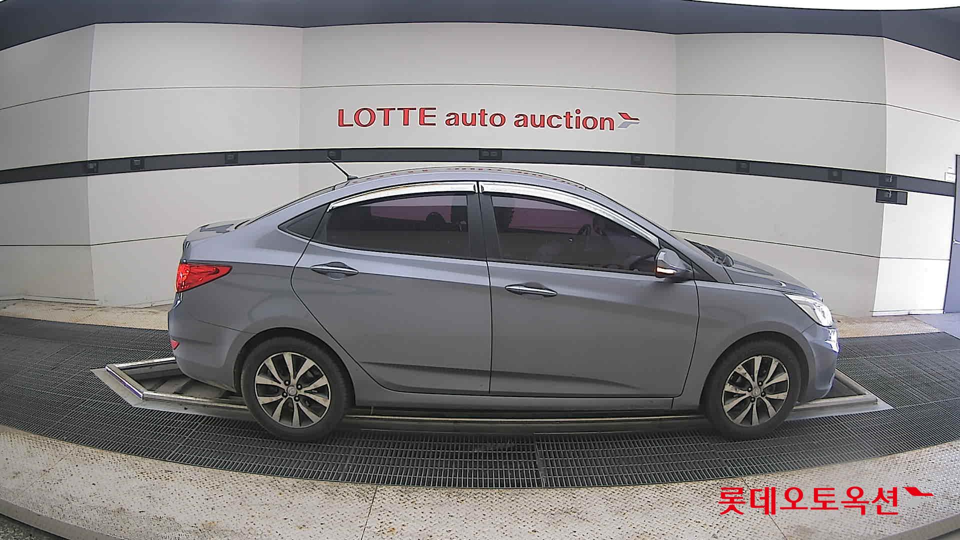2015 - hyundai accent