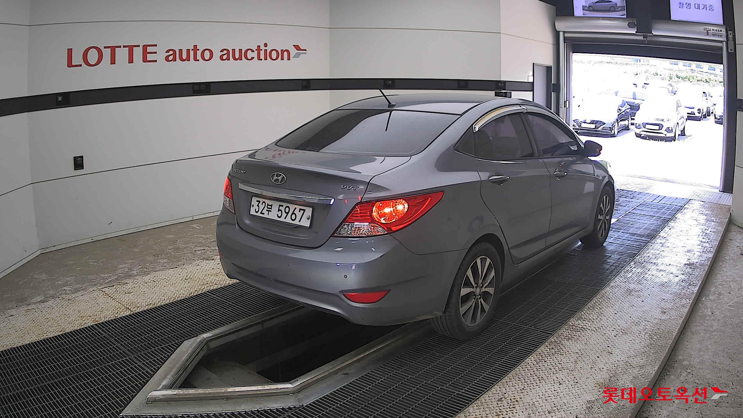 2015 - hyundai accent