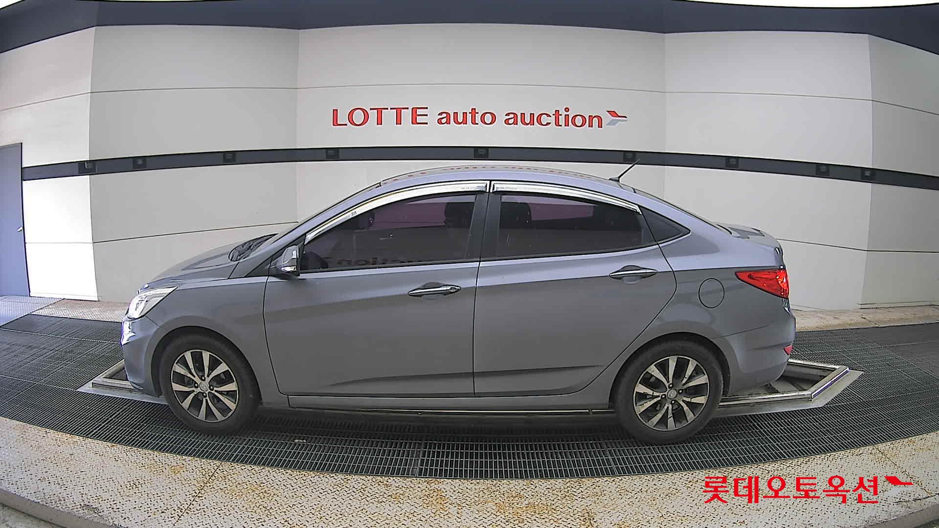 2015 - hyundai accent
