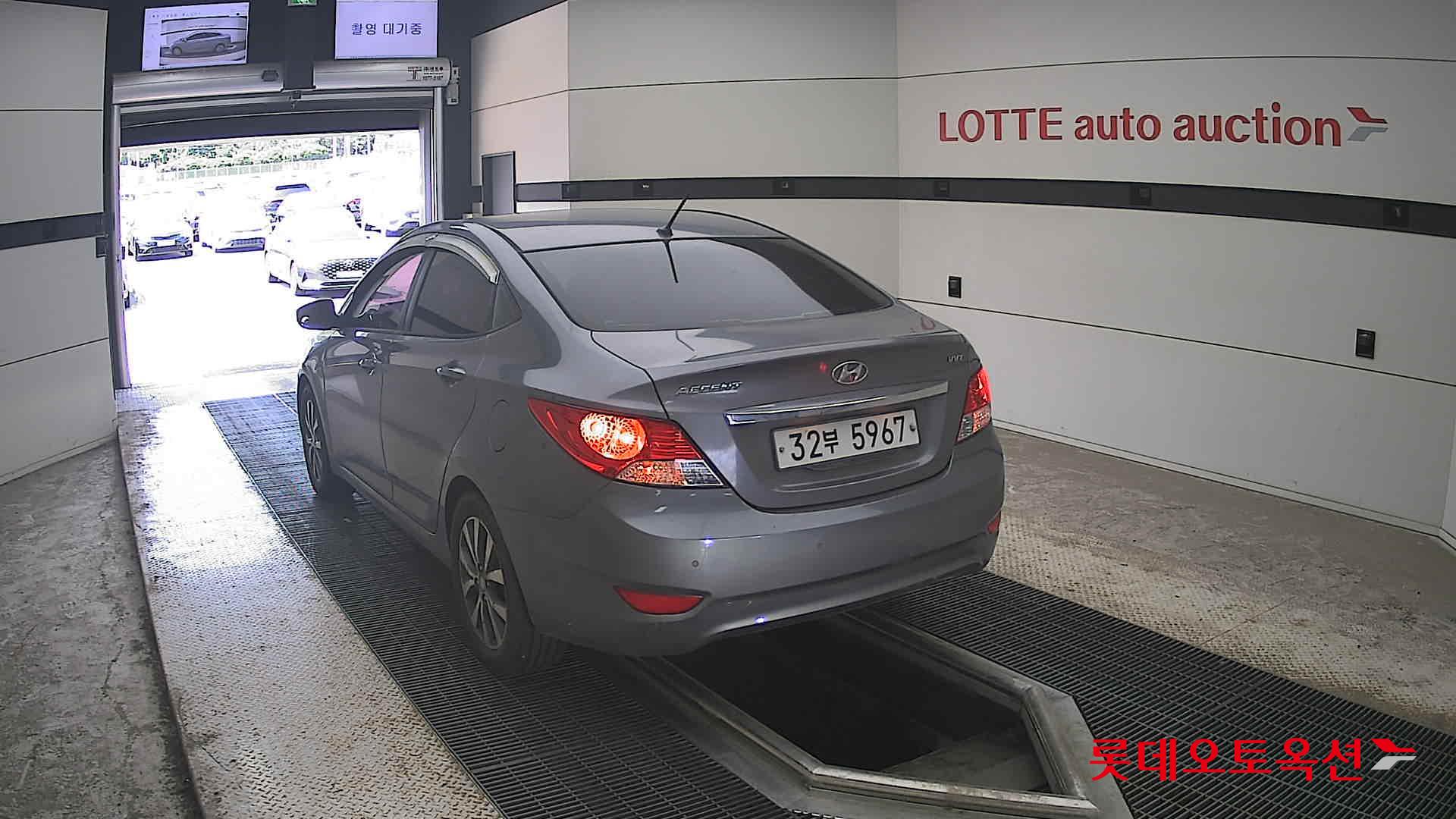 2015 - hyundai accent