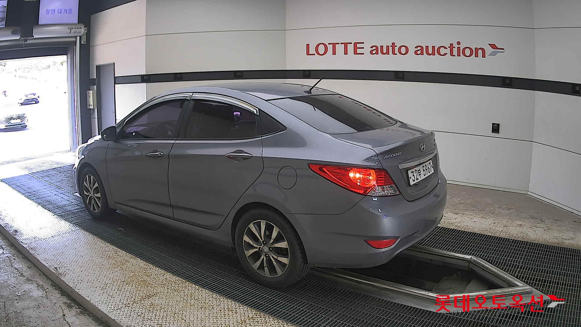 2015 - hyundai accent