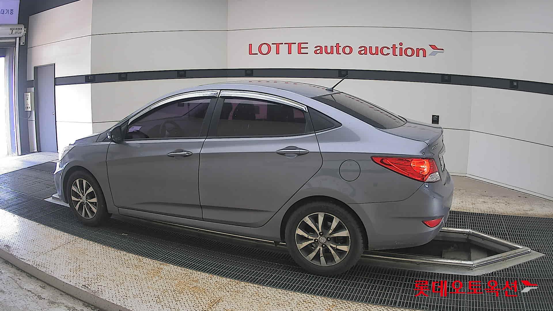 2015 - hyundai accent