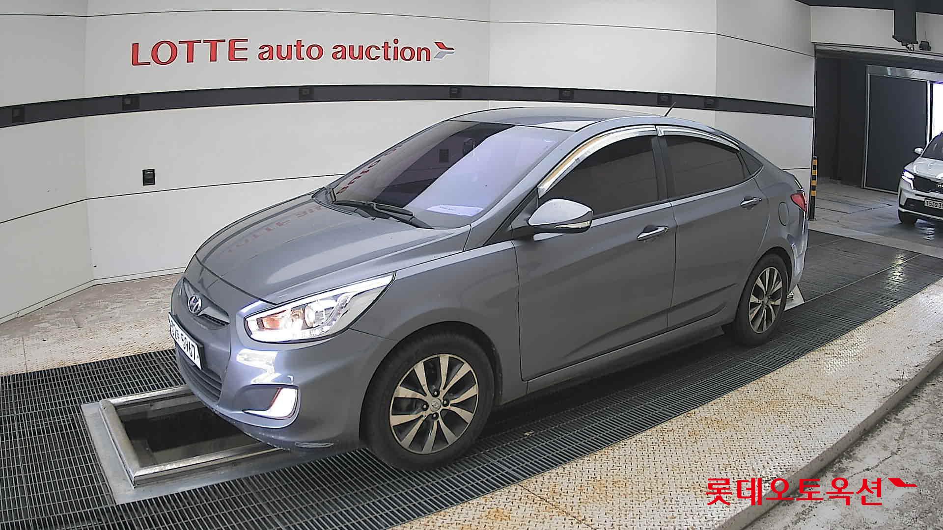 2015 - hyundai accent