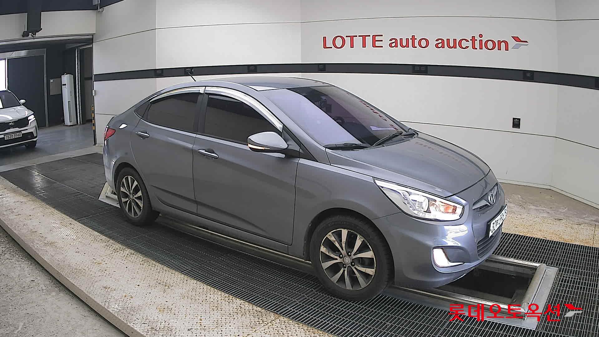 2015 - hyundai accent