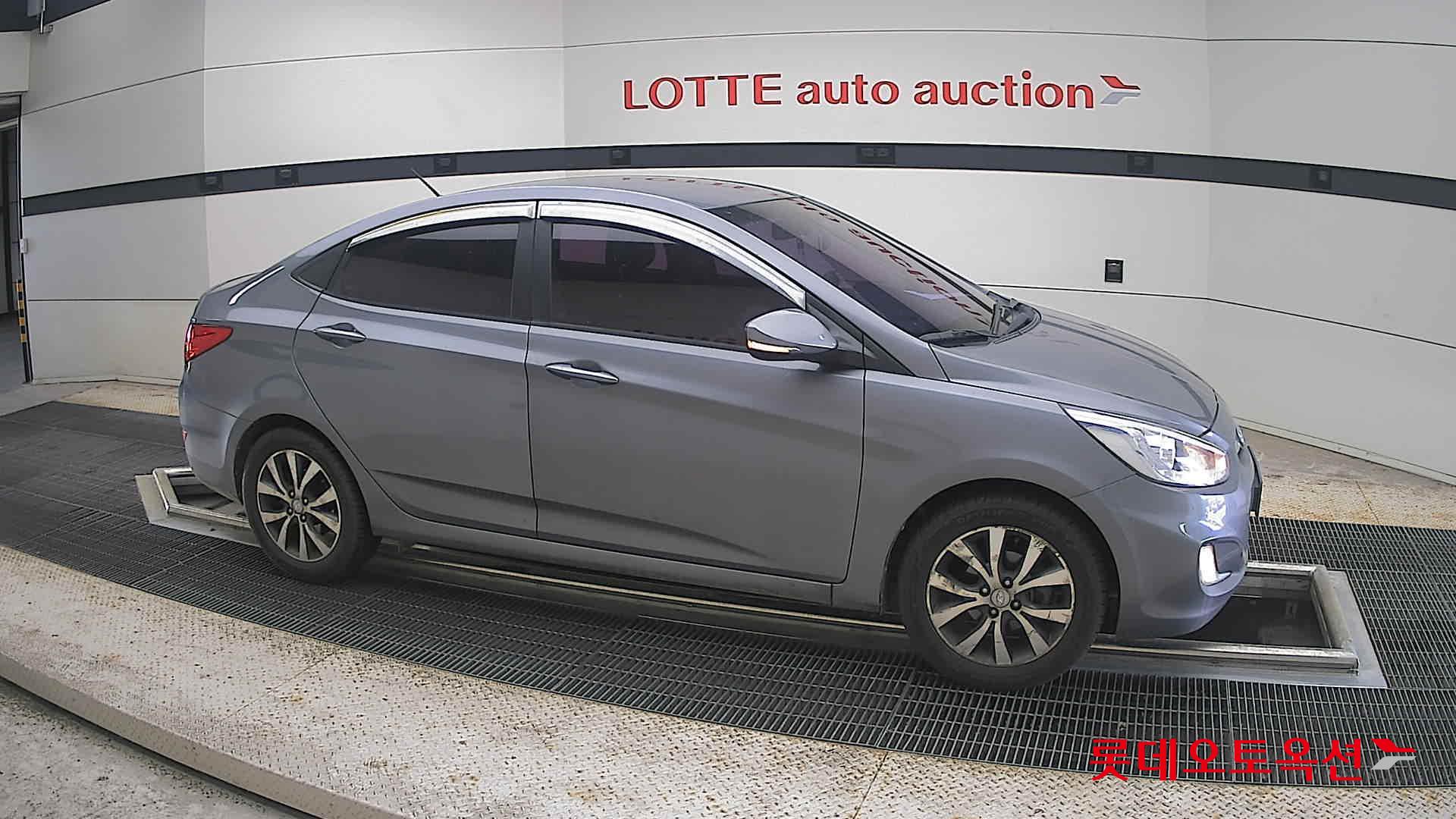 2015 - hyundai accent