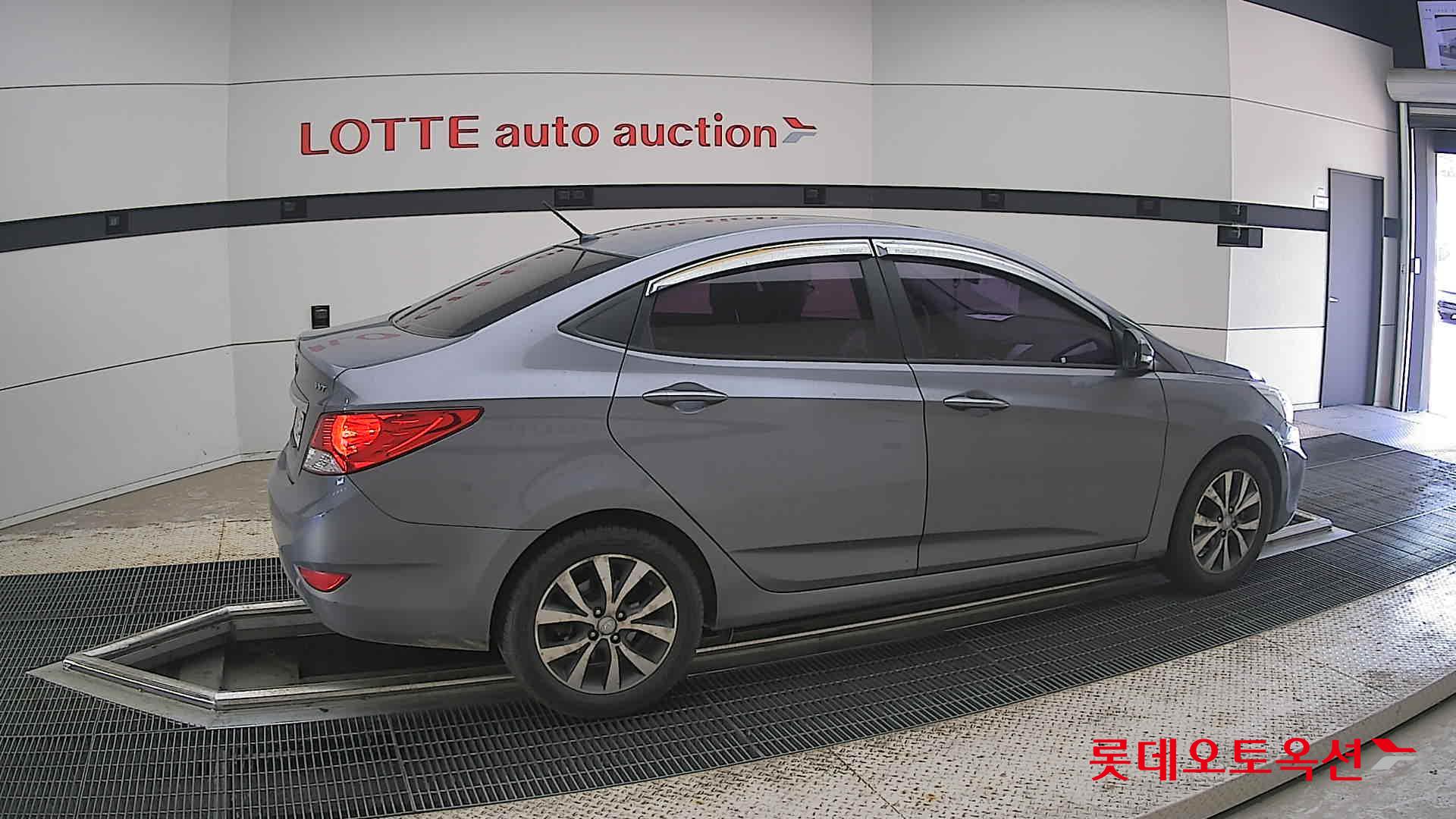 2015 - hyundai accent