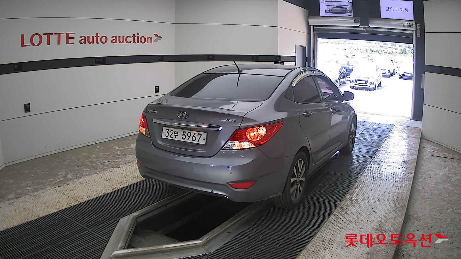 2015 - hyundai accent