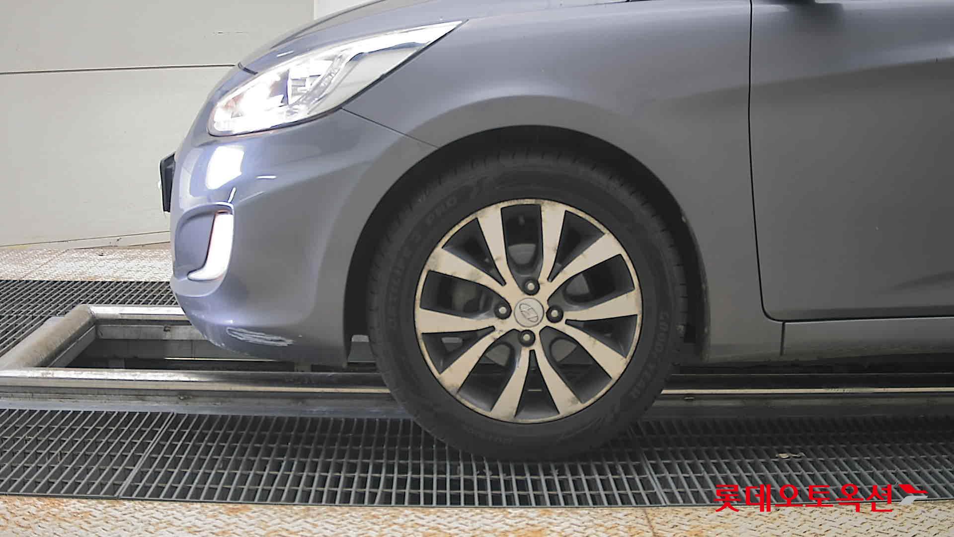 2015 - hyundai accent