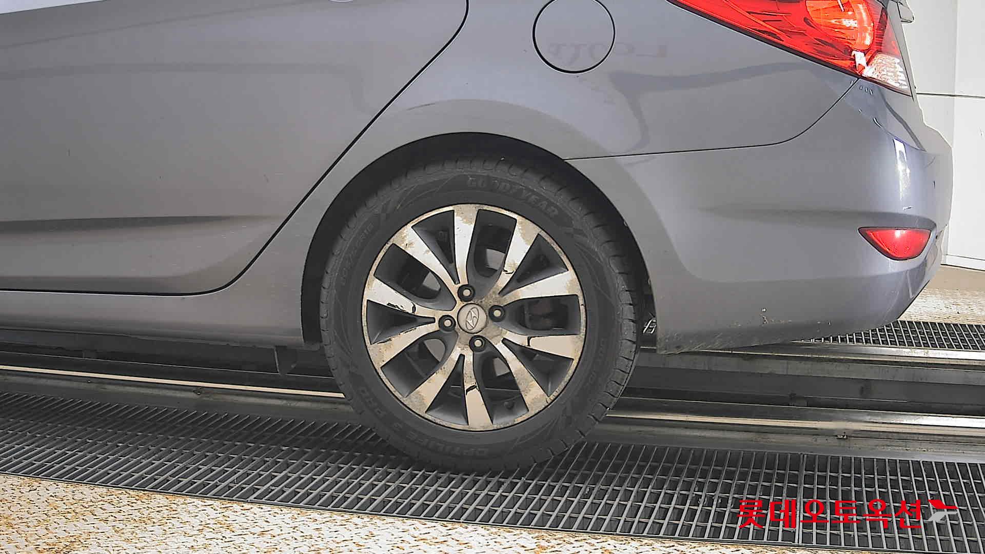 2015 - hyundai accent