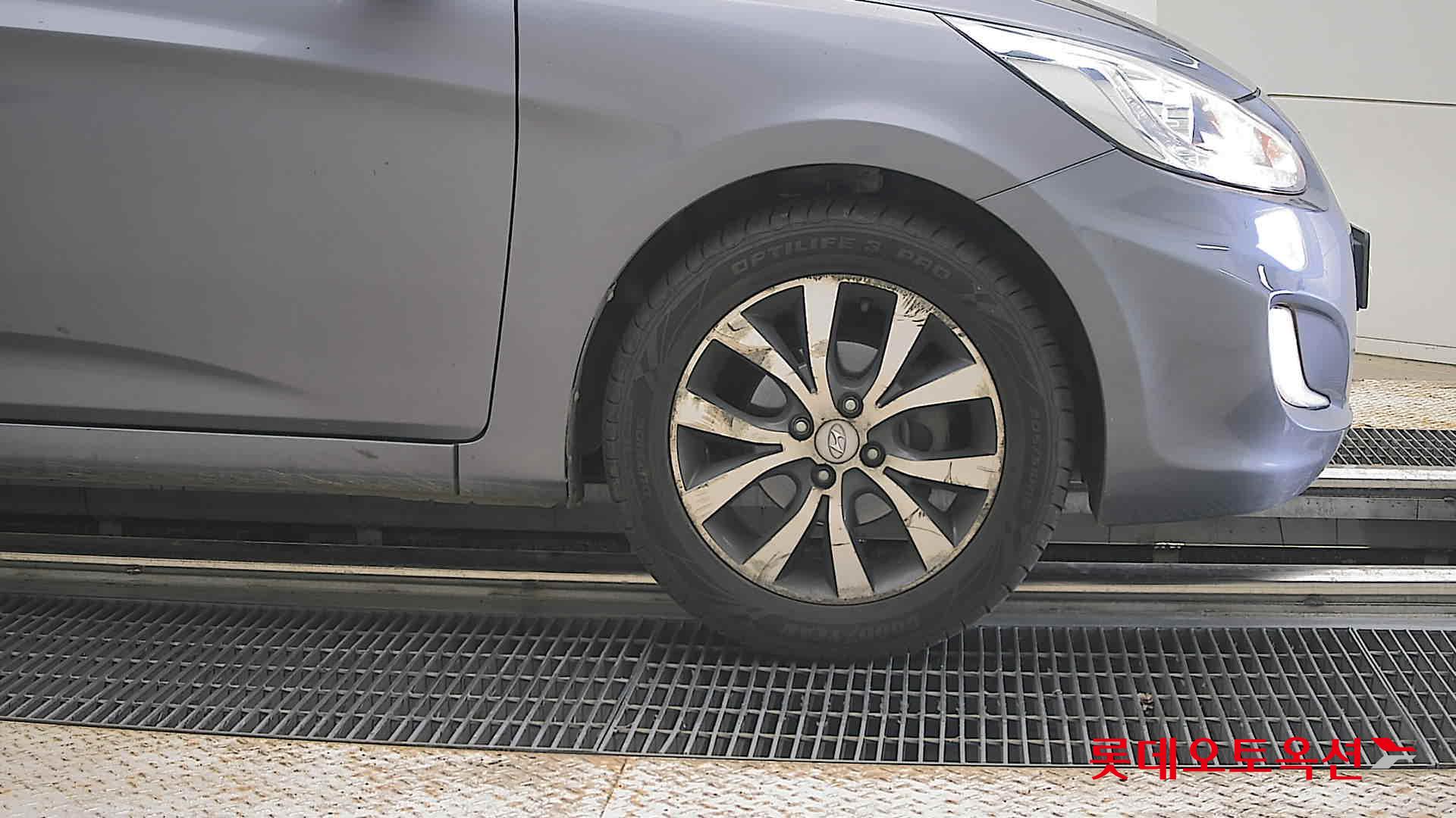 2015 - hyundai accent