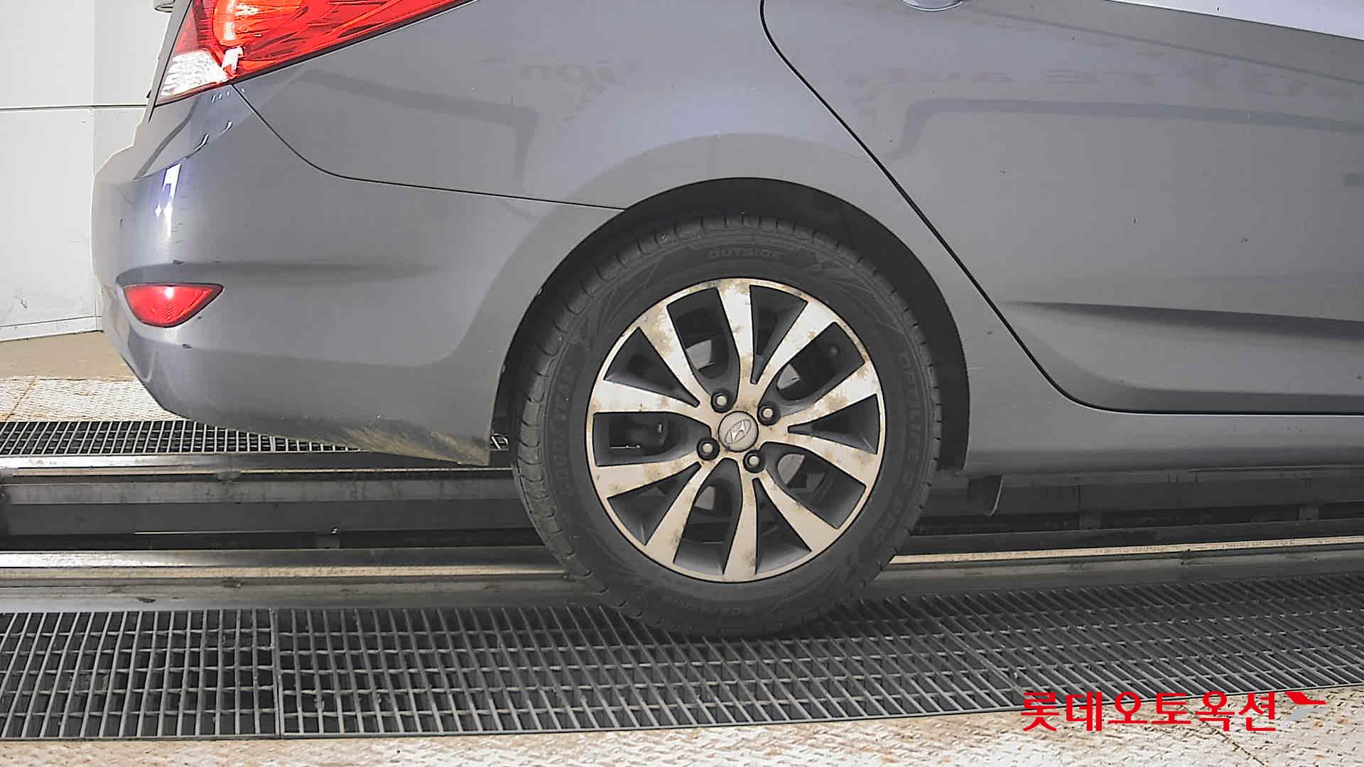2015 - hyundai accent