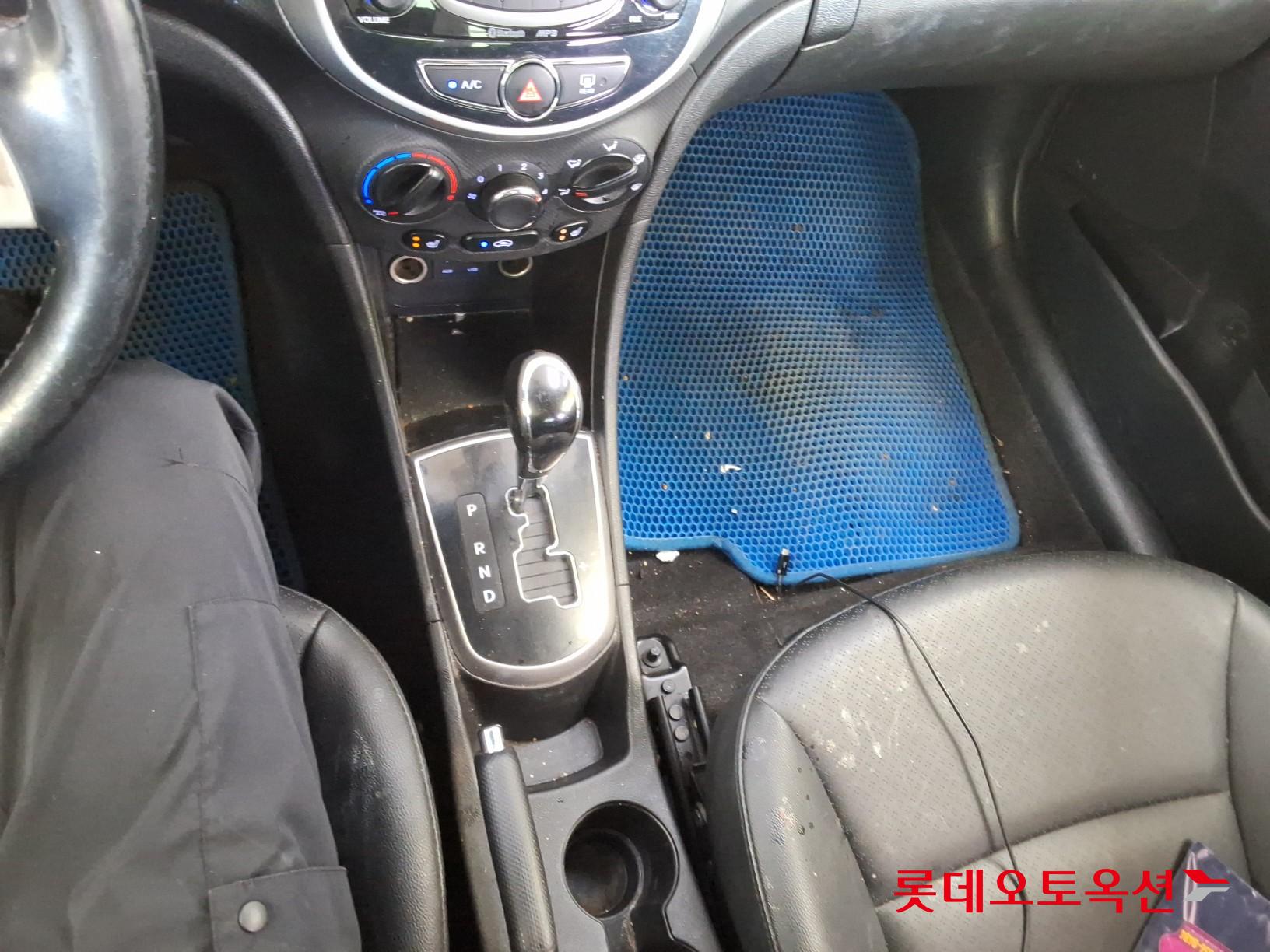 2015 - hyundai accent