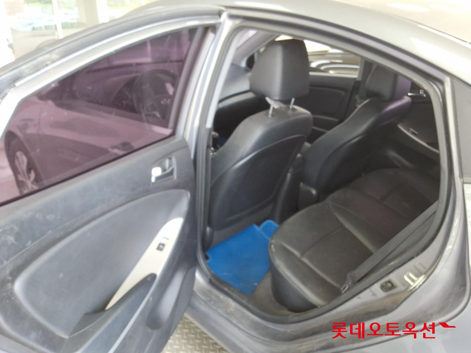 2015 - hyundai accent