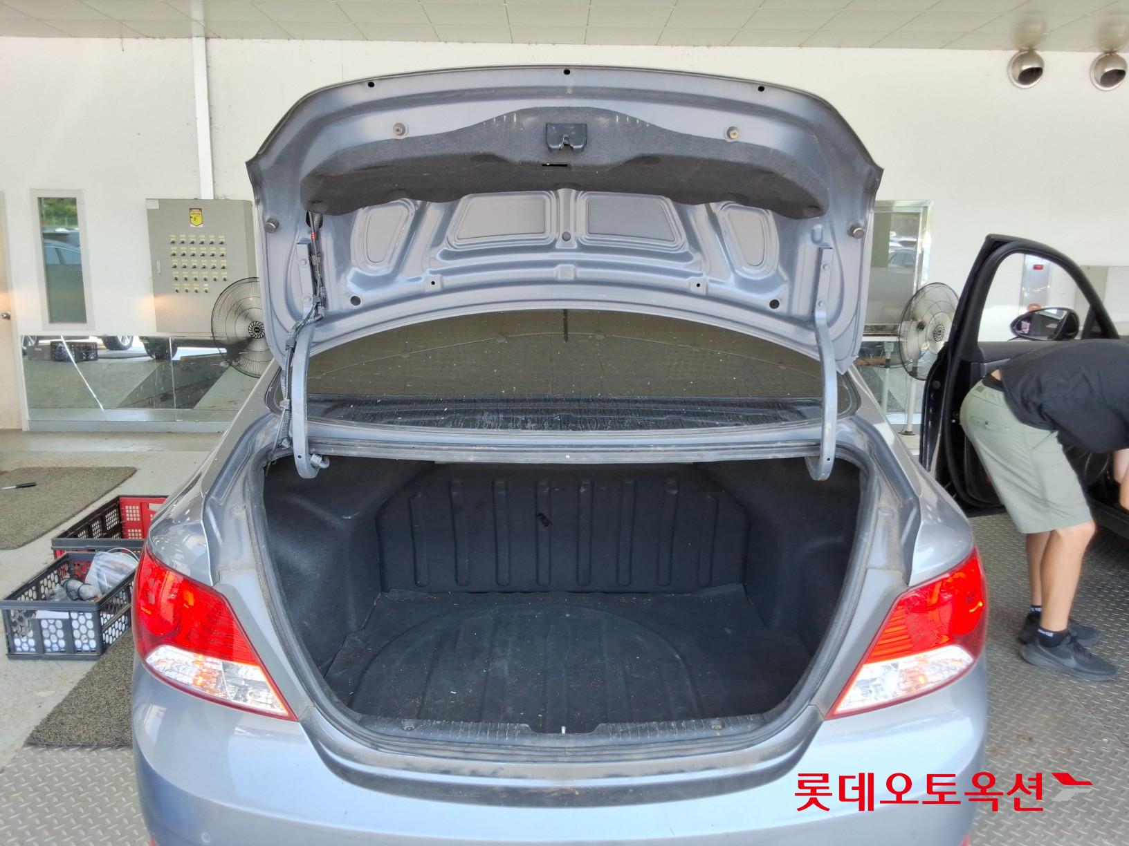 2015 - hyundai accent