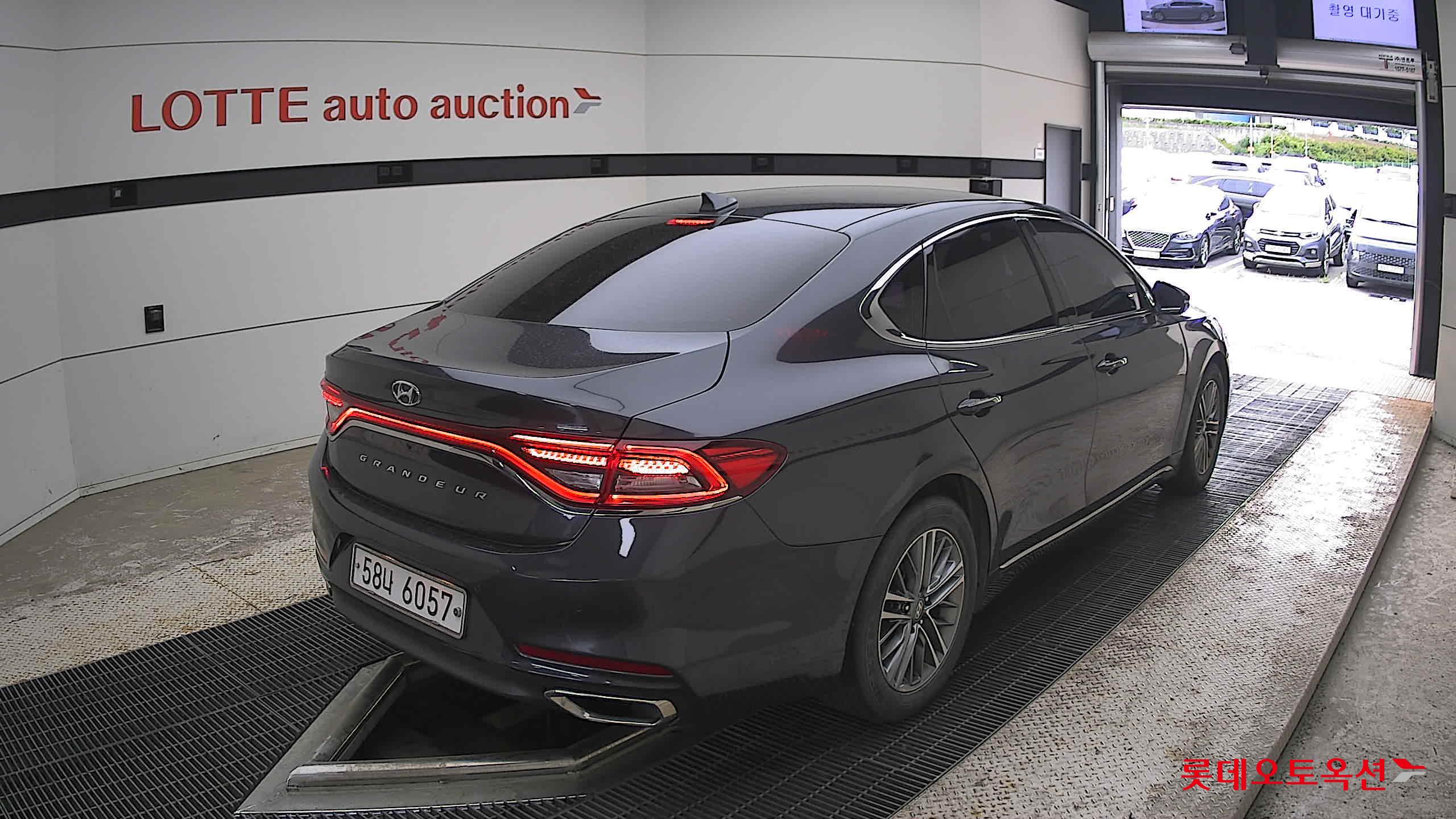 2018 - hyundai grandeur