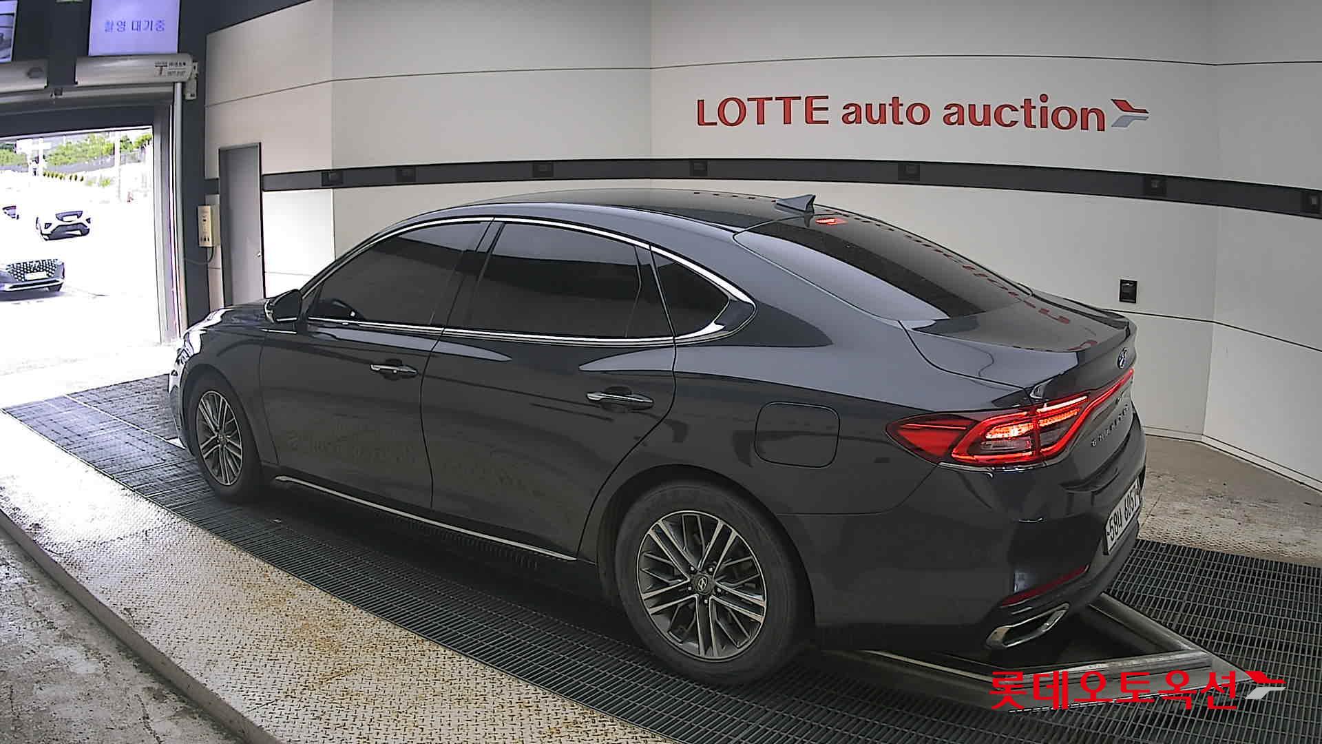 2018 - hyundai grandeur