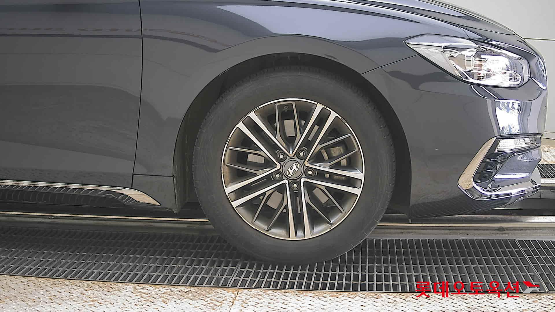 2018 - hyundai grandeur