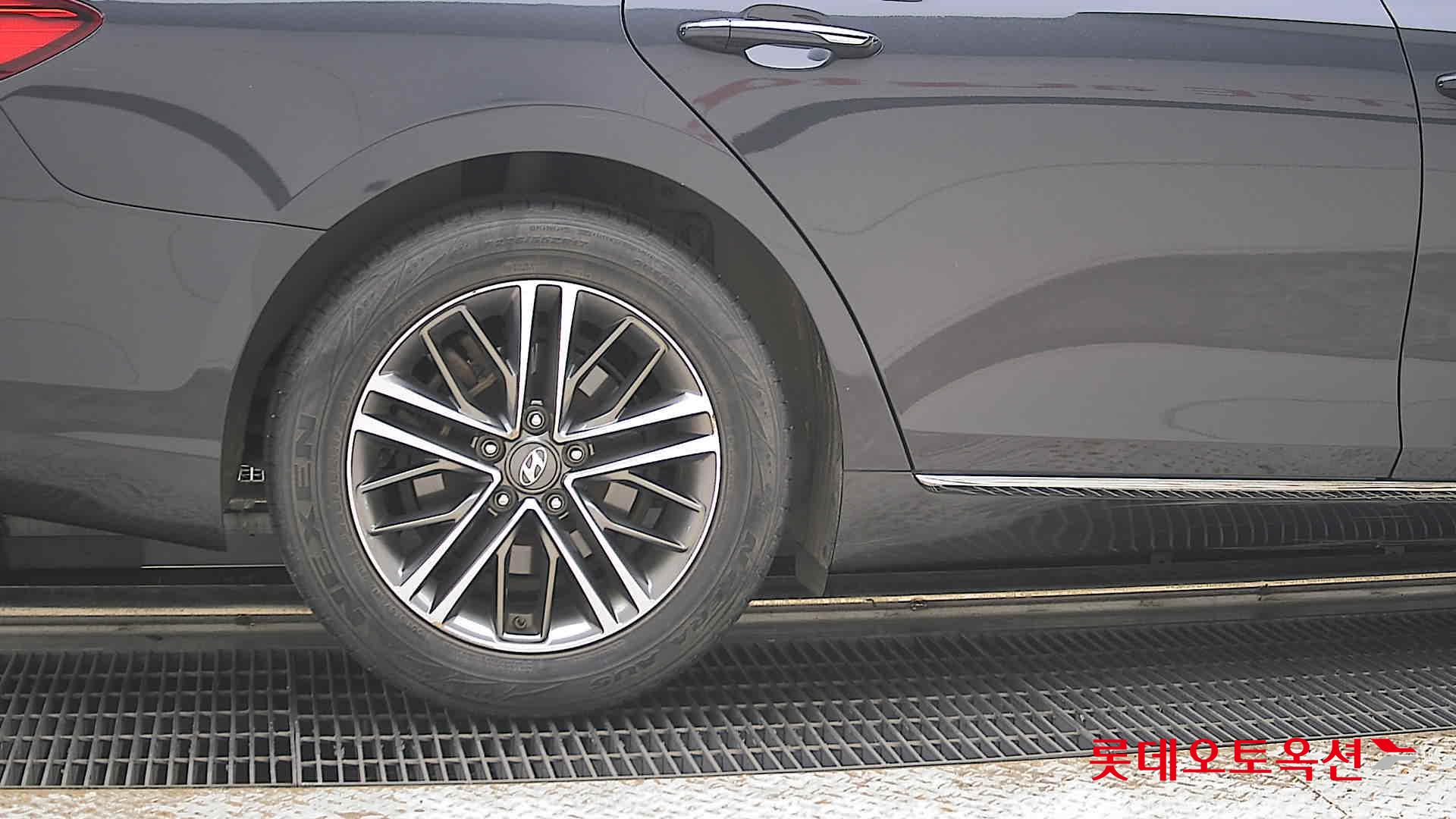 2018 - hyundai grandeur