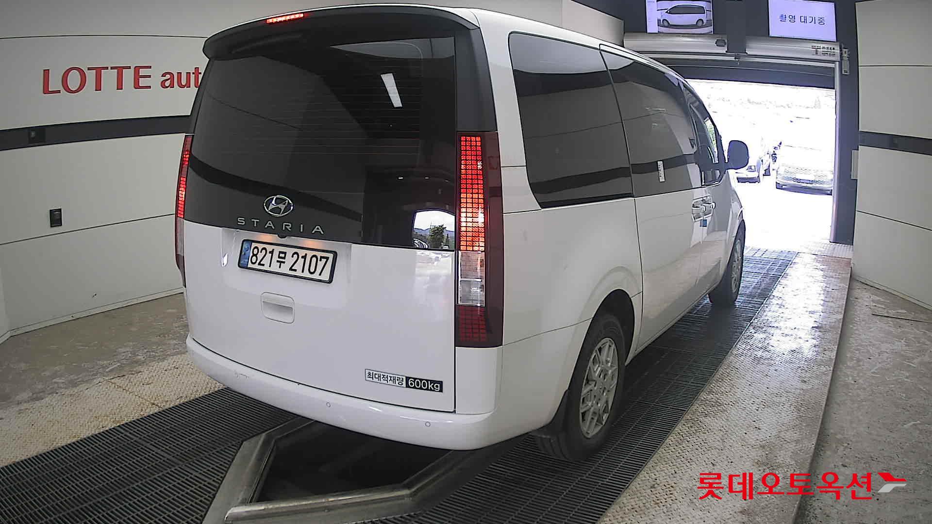 2023 - hyundai staria