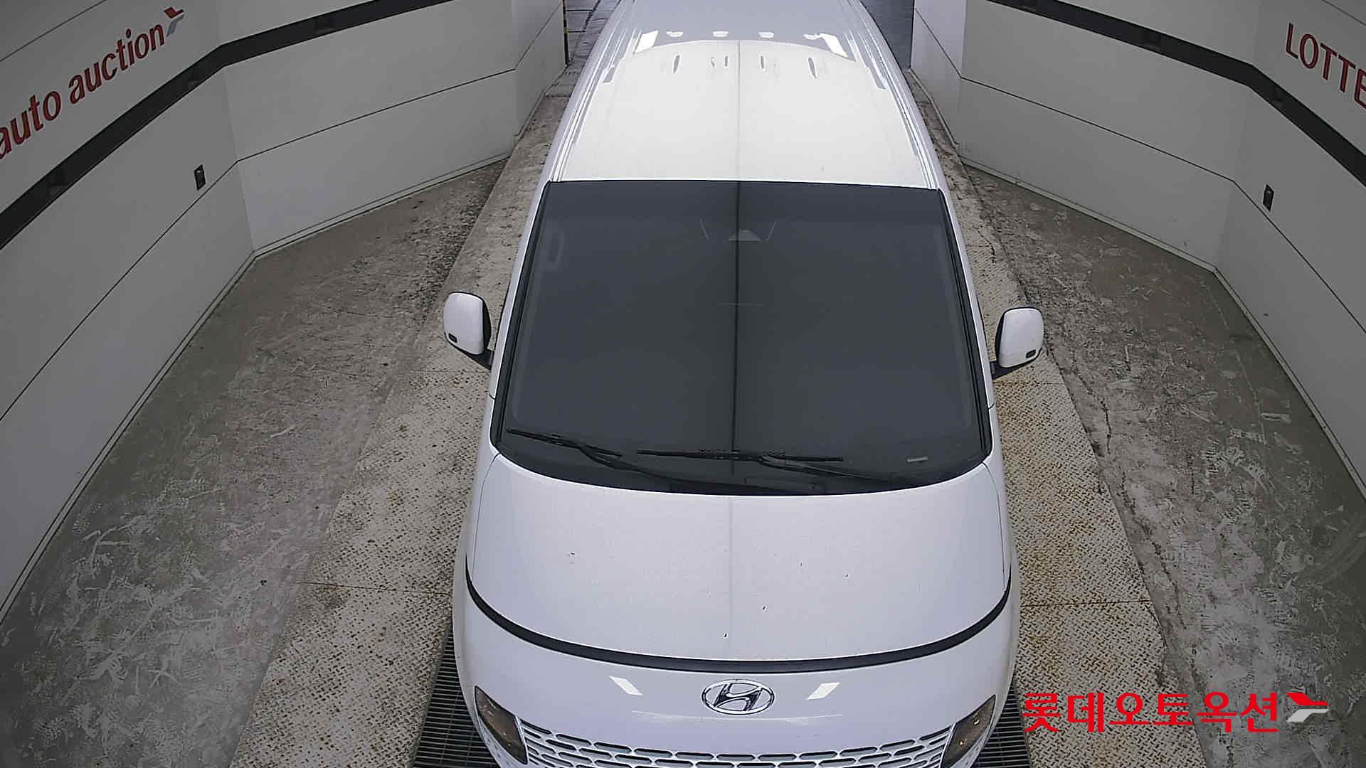 2023 - hyundai staria